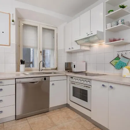 Main Square - Lloyd Apartment Rijeka