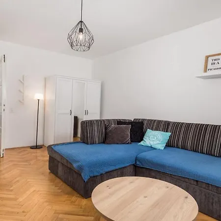 Апартаменты Main Square - Lloyd Риека