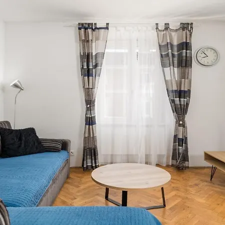 Apartment Main Square - Lloyd *