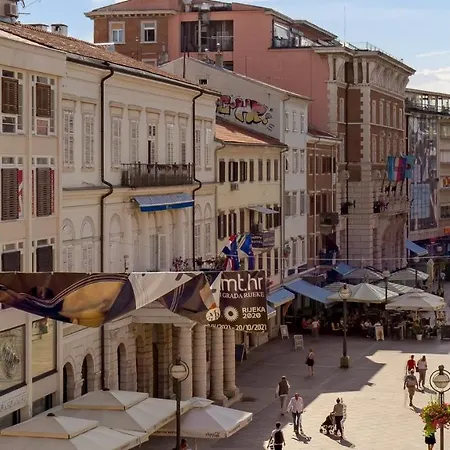 Lägenhet Main Square - Lloyd Rijeka