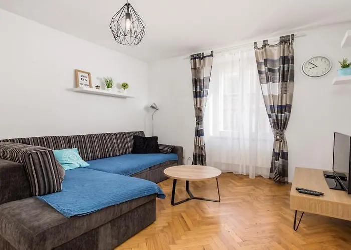 Main Square - Lloyd Apartment Rijeka