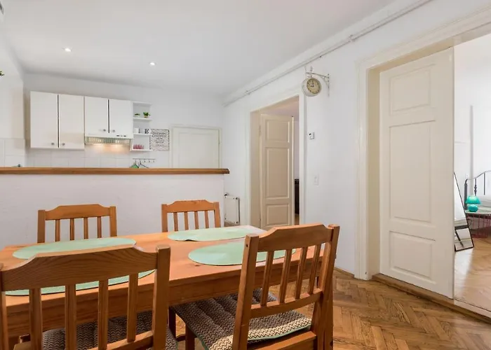 Main Square - Lloyd Apartment Rijeka